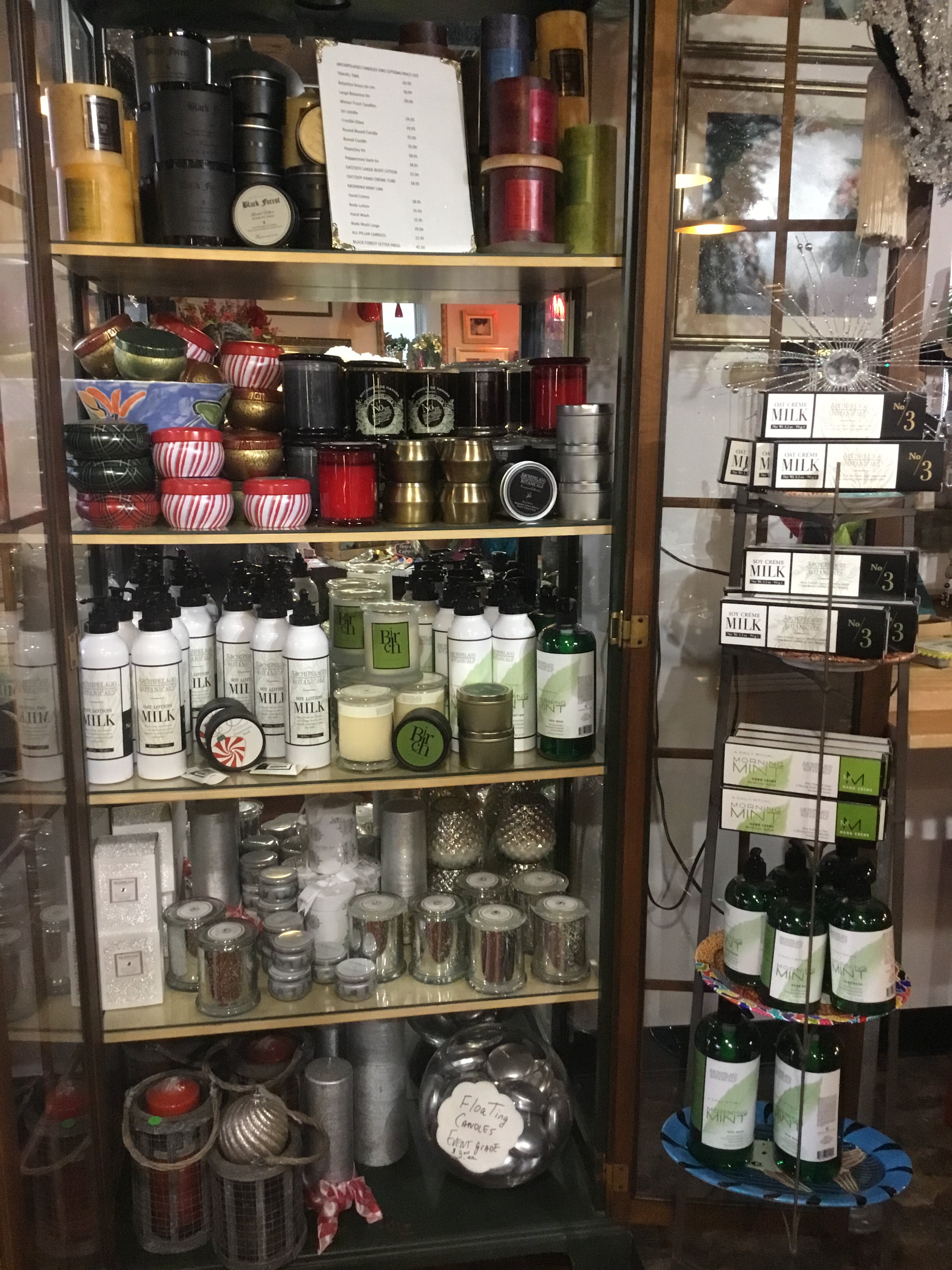 Romantic archipelago candle